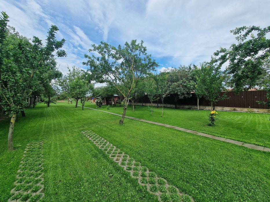 Teren intravilan la strada principala, toate utilitatile, parcelabil