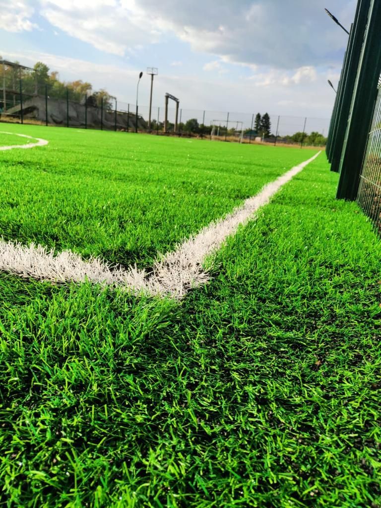 Спортивный газон искусственная трава футбольное поле под ключ