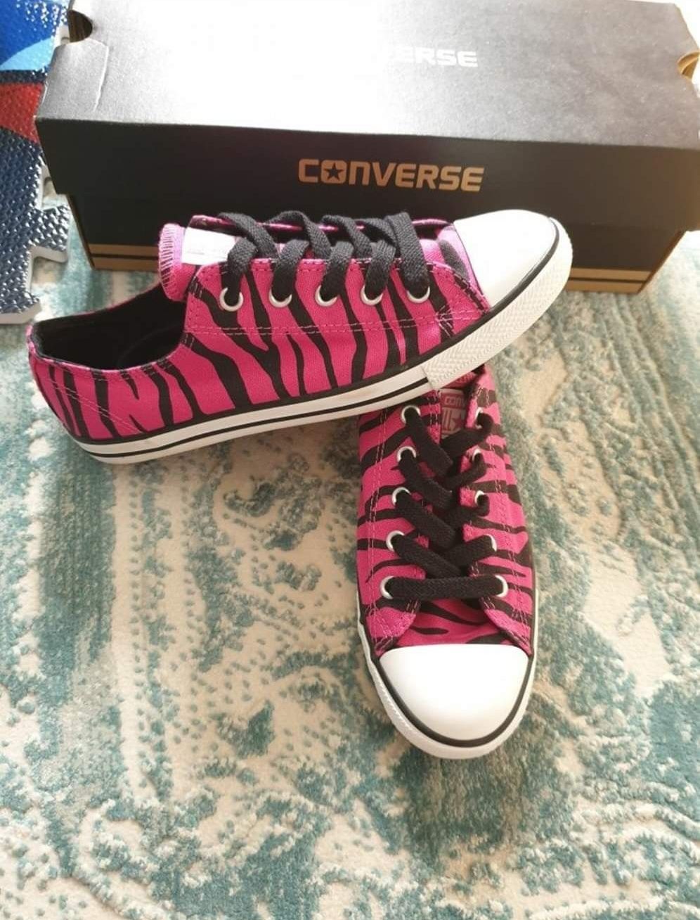 Converse mărimea 38