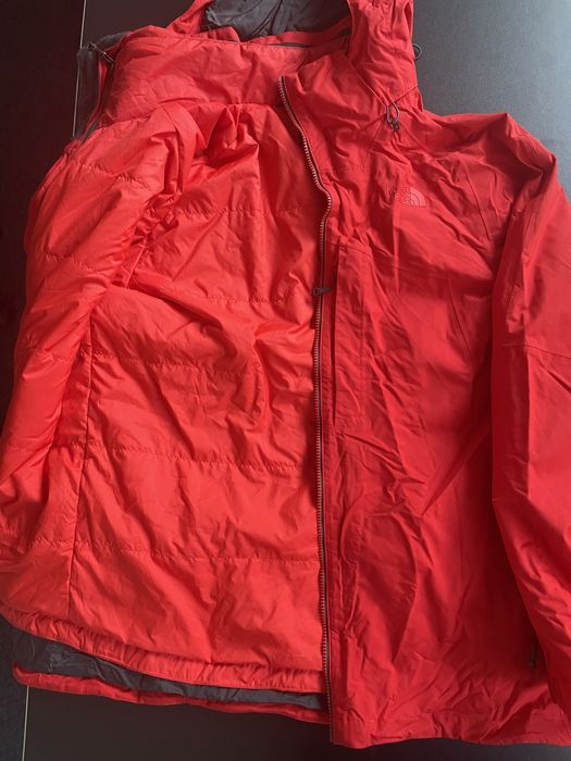 Vand geaca barbati The North Face 2-1  mar L - noua !