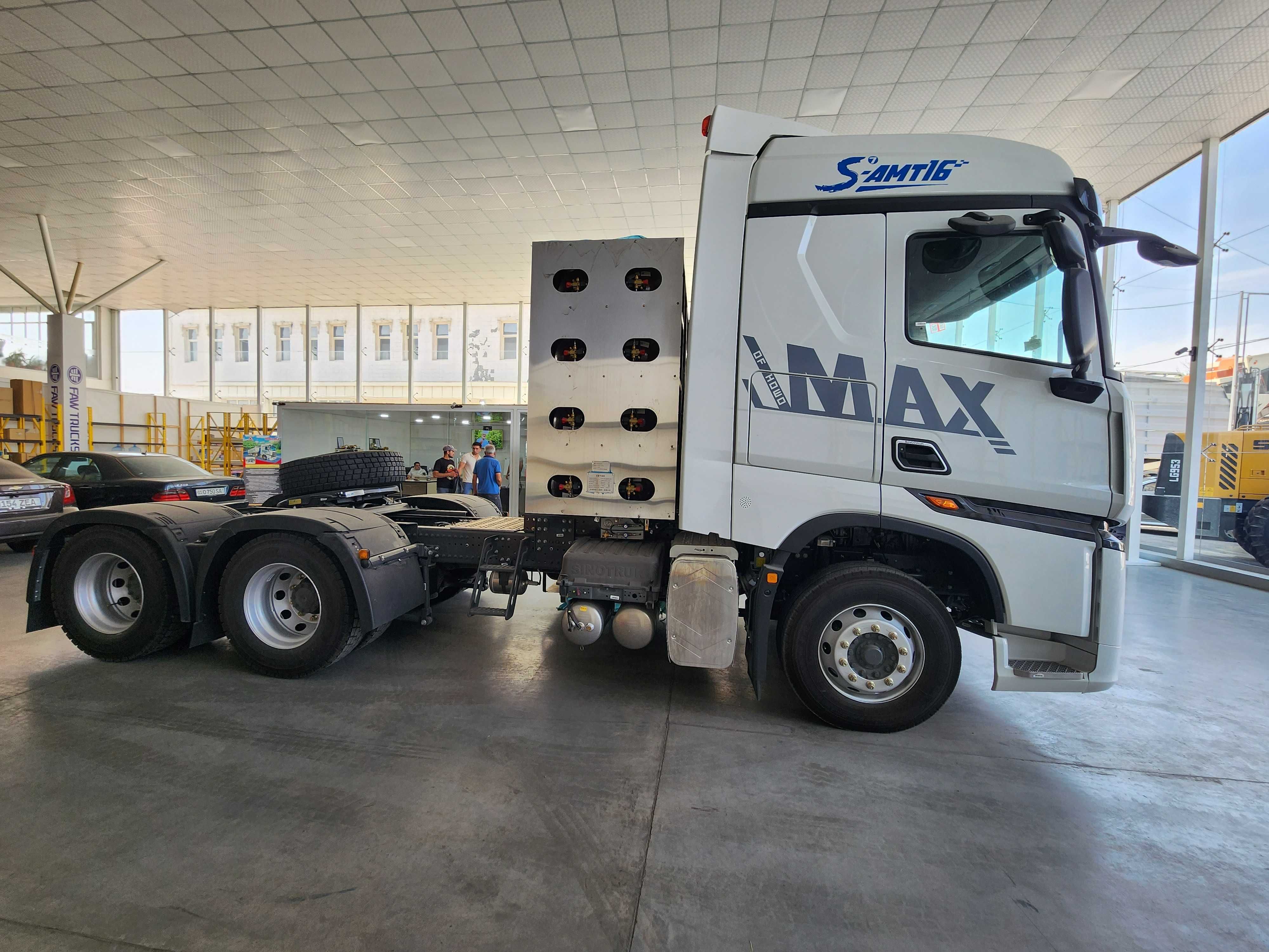 Sinotruk Howo Max 6x4 CNG Подушечный в наличии!