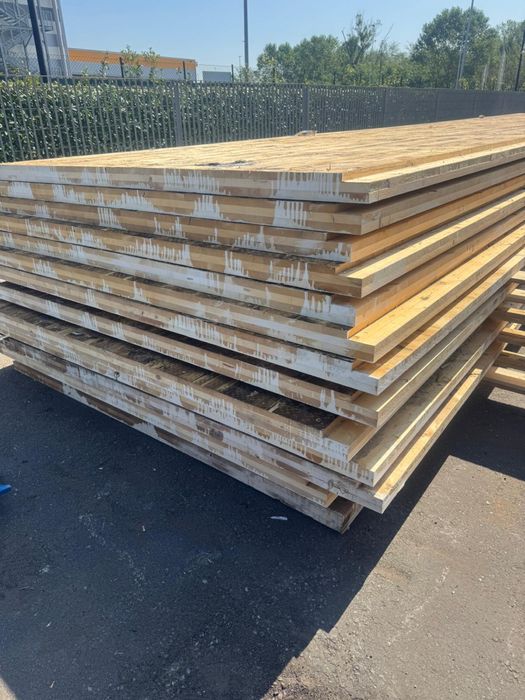 Vand panouri si grinzi din lemn stratificat