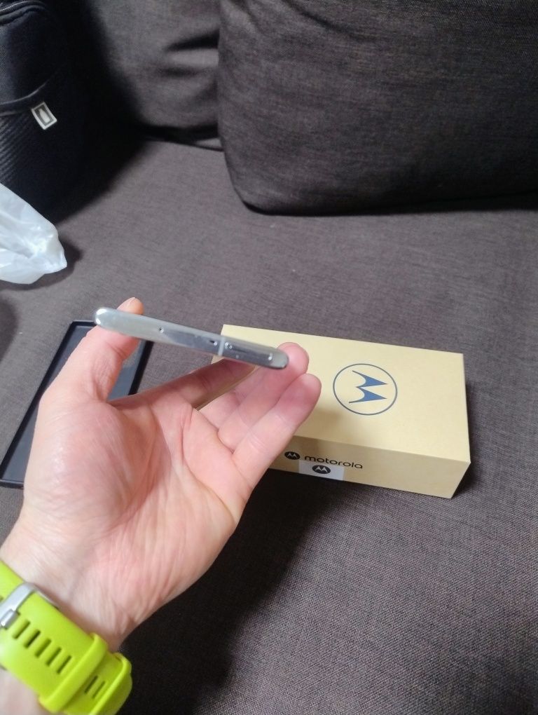 Продавам Samsung note 10