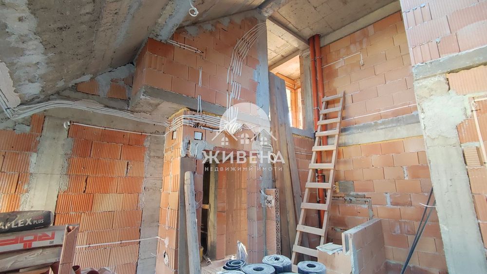 Продавам нов 3-стаен мезонет, кв. Погребите, площ 124 кв.м