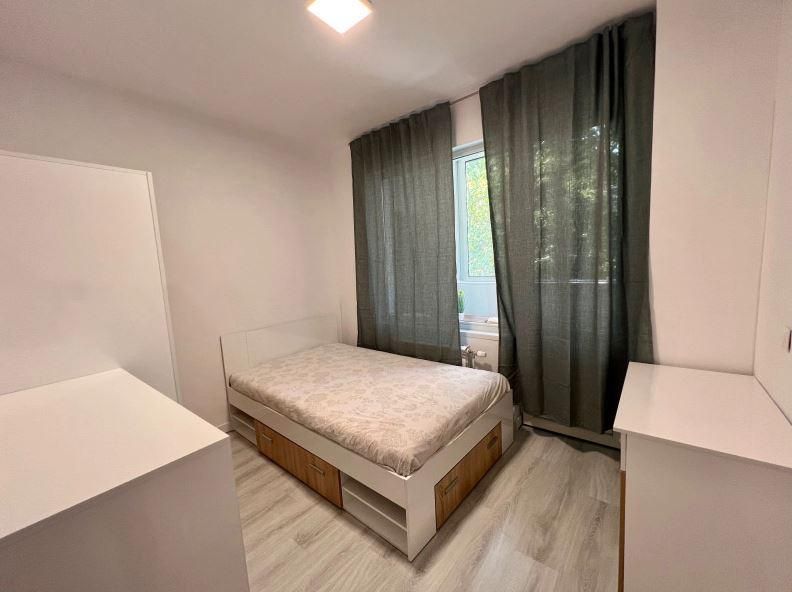 Дава се под наем Тристаен апартамент в Бургас, Лазур - 85 кв.м за 765 € - Снимка #2