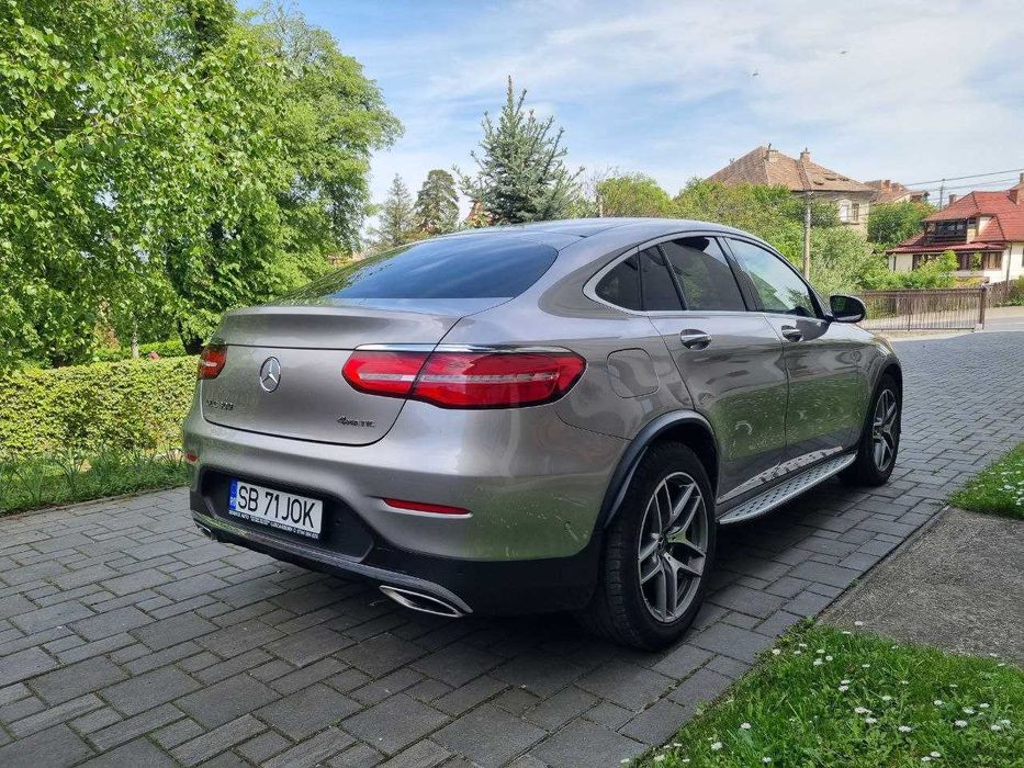 Mercedes-Benz GLC Coupe 300 • 4MATIC • AMG Line • 245 CP