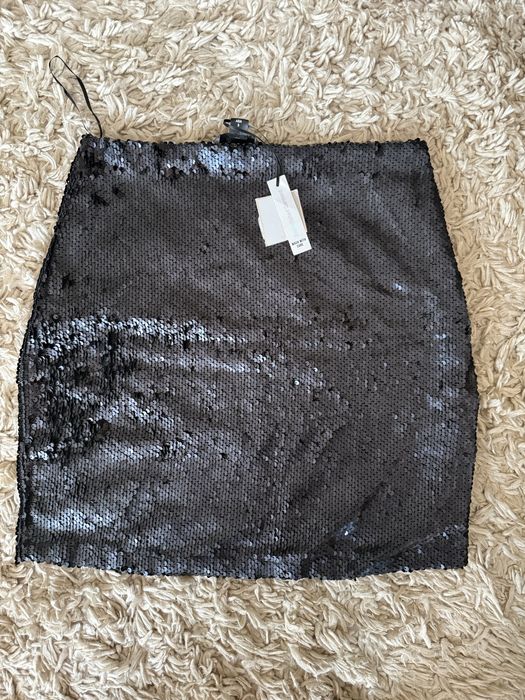 Черна пола с пайети