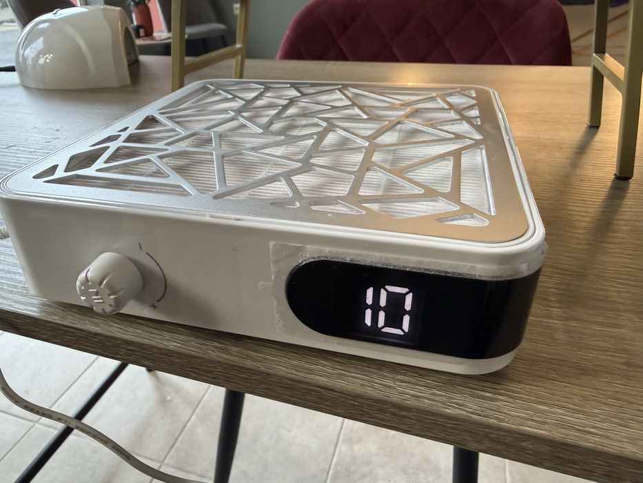 Прахоуловител за маникюр