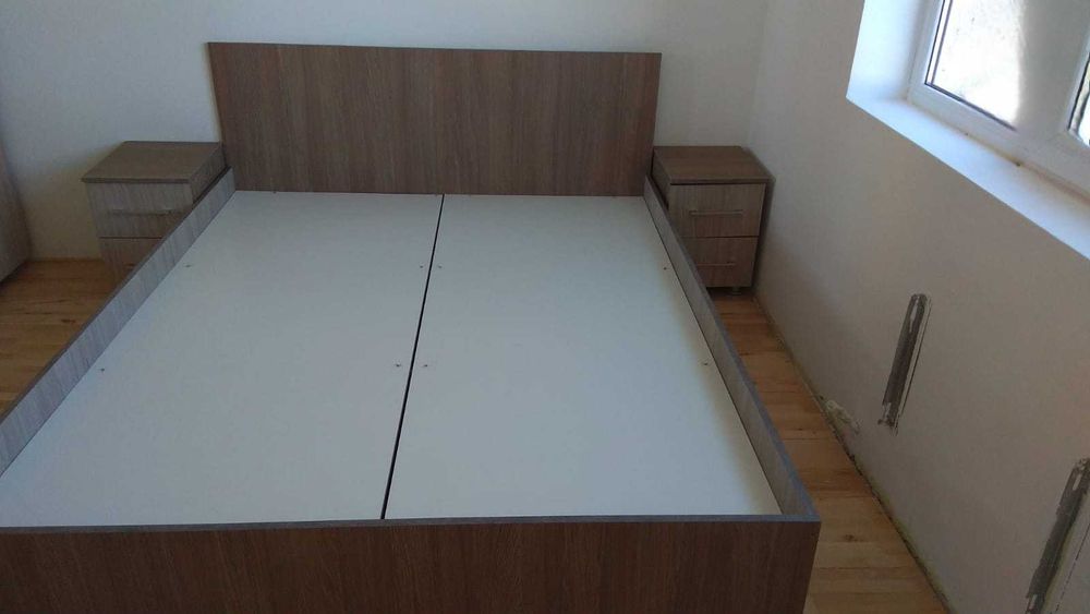 Set complet mobilă dormitor – pat, dulap și noptiere + saltea cadou