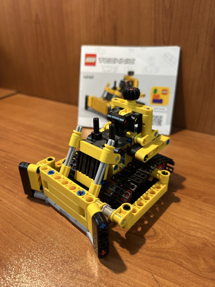 Lego Technic Heavy Duty Bulldozer - Лего булдозер