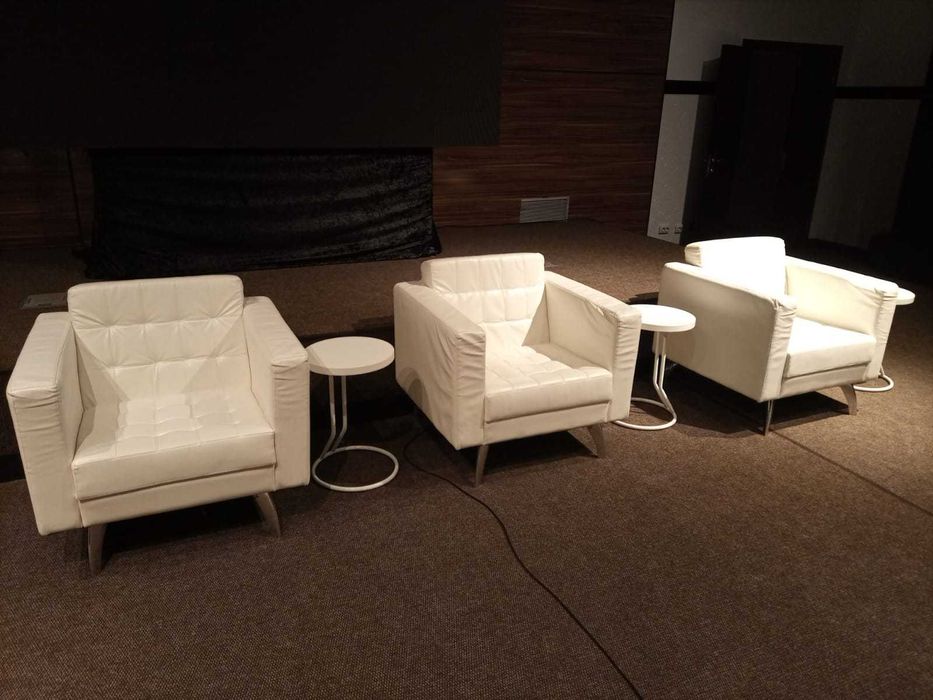 Аренда прокат диваны, кресла, ресепшн, кресла мешки, тумбы, трибуны,