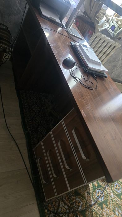 Стол рабочий в хорошем состоянии