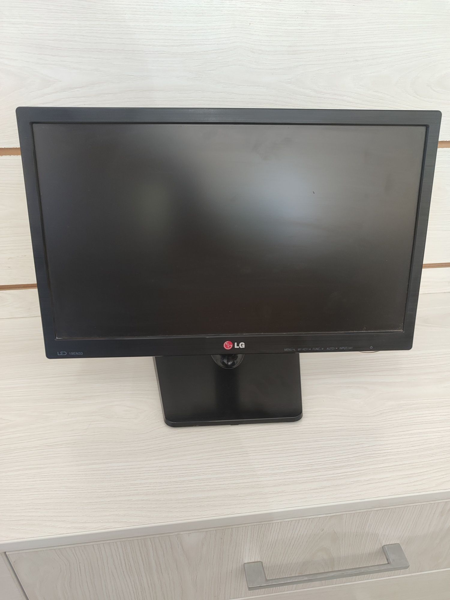 Manitor sotiladi 350000