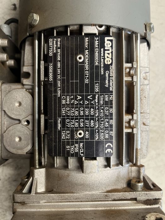 Motor electric cu reductor de 0,37 kw