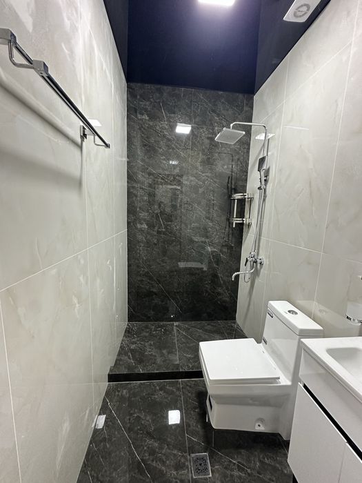 Уй сотилади 2,2 сотих 6 хона