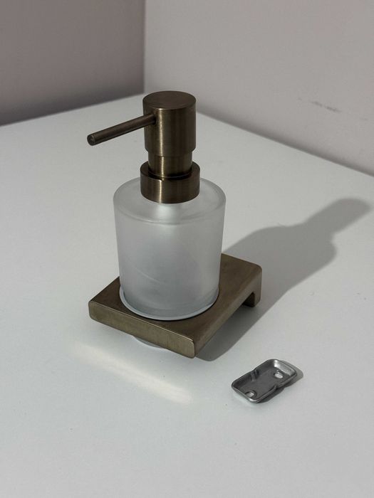 Dispenser sapun Hansgrohe AddStoris, 200 ml, brushed bronze - 41745140