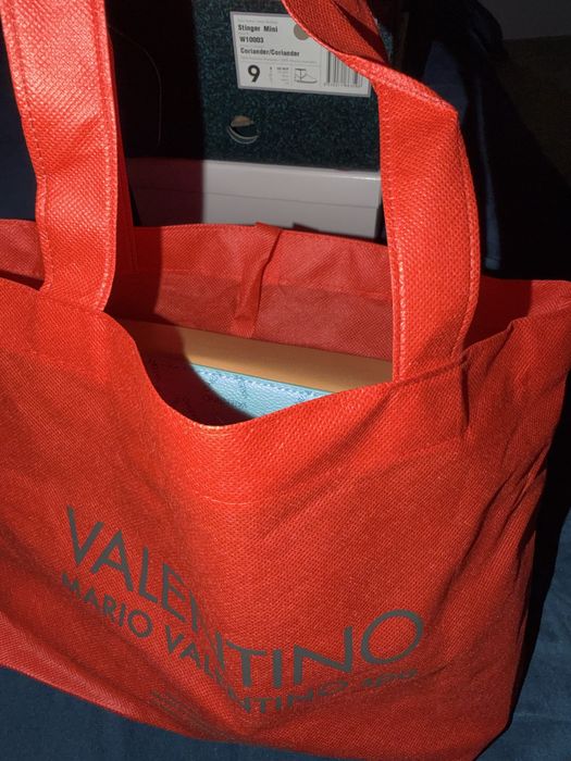 Оригинална нова чанта Valentino