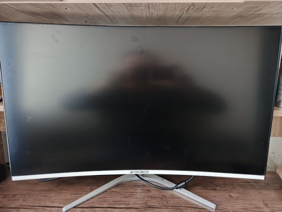 Manitor Avtech pro 32 Curved gaming  165 mhz