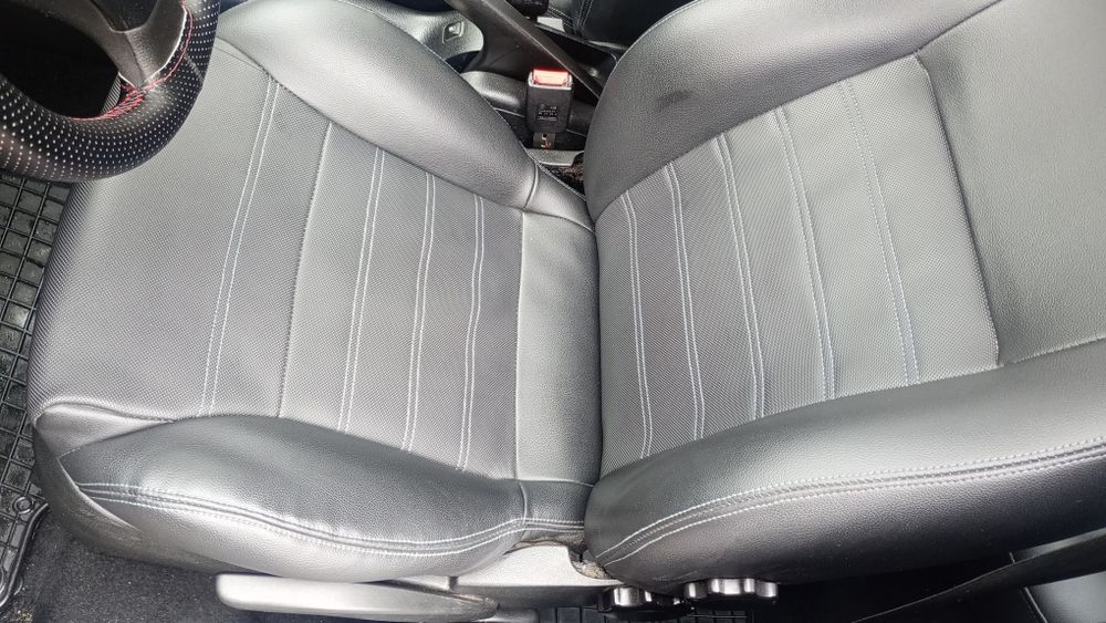 Volkswagen bora 1.6 sr.. fara rugina ...scaune de piele