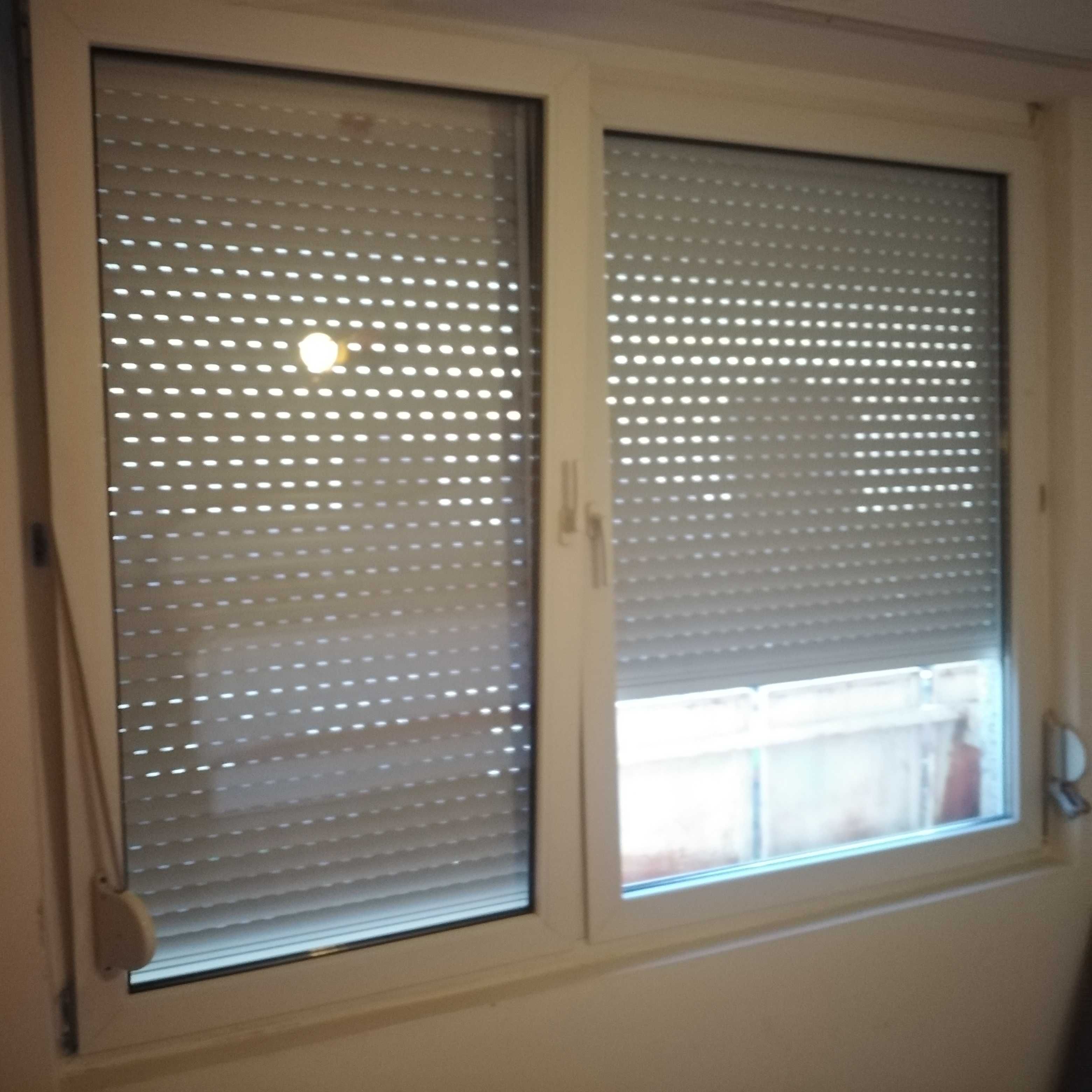 PVC прозорец с двоен стъклопакет
