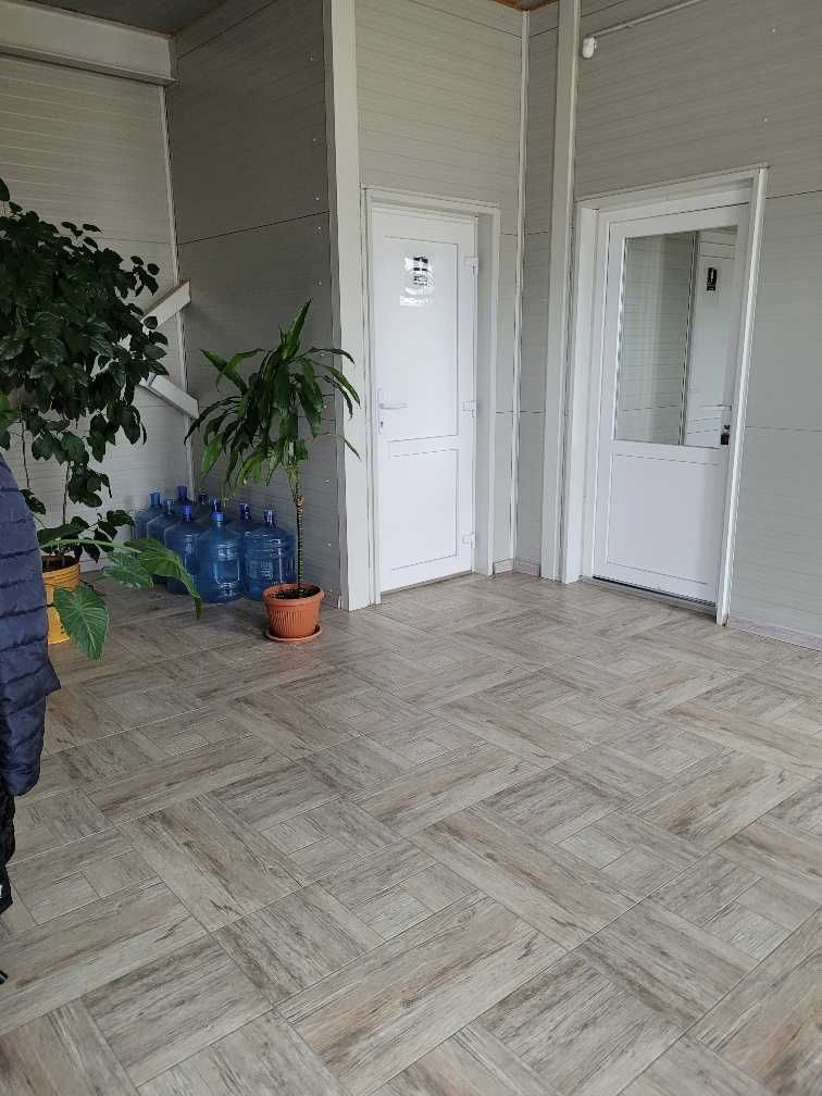 Hala 250m2 si 580m2 cu Birouri linga Sos. Borsului
