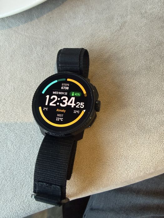 Смарт часы Suunto Race 1