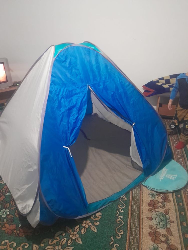Палатка для походов и т.д
