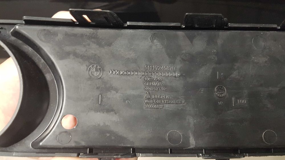 дясна решетка халоген bmw f20 f21  нова оригинална