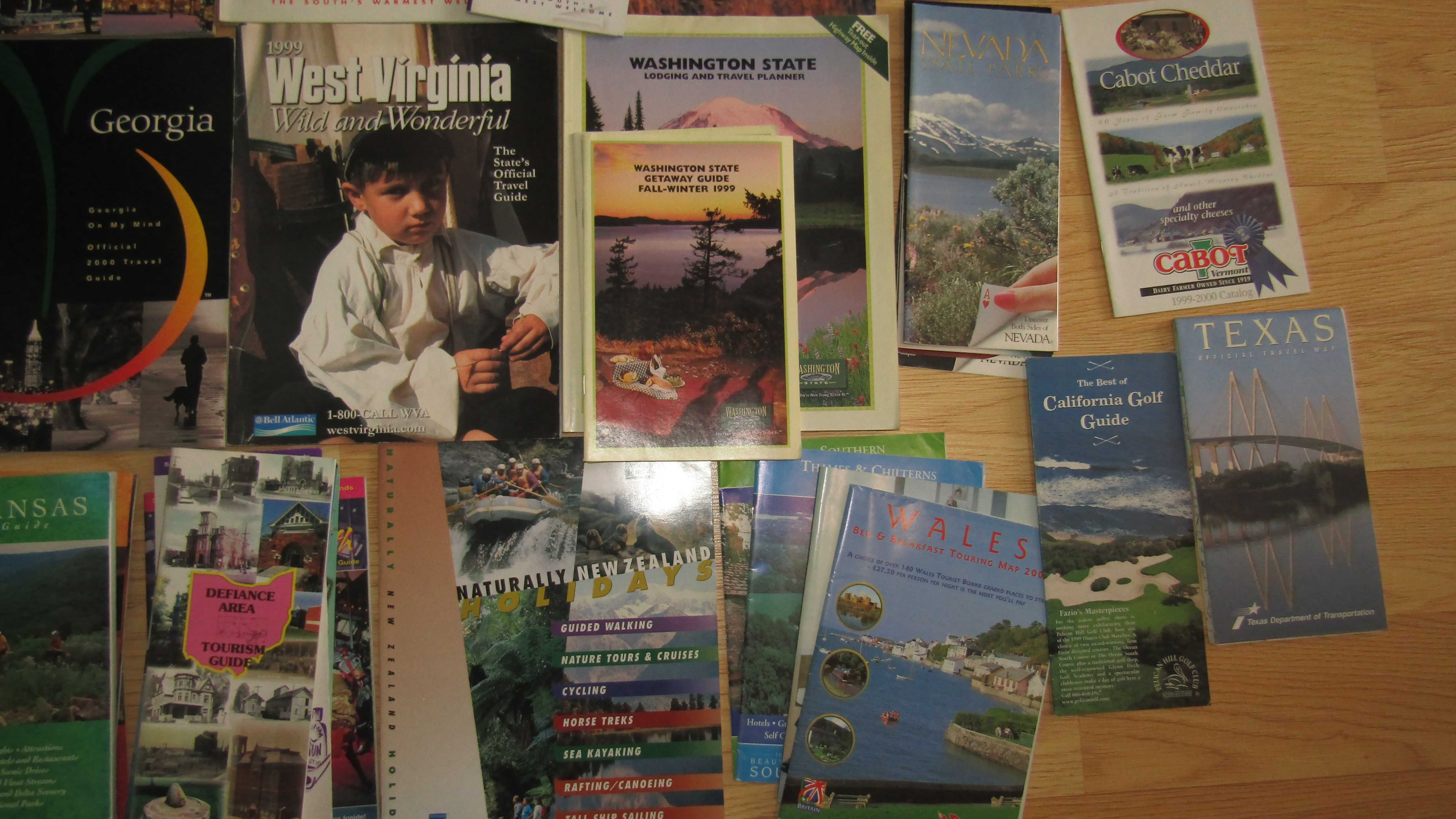 Туристически брошури от САЩ, Нова Зеландия, Англия, Уелс