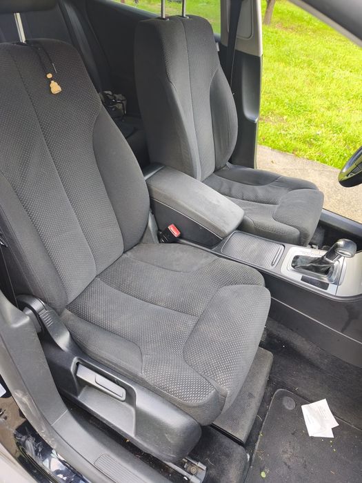 Scaune față cu încălzire și banchetă  Volkswagen Passat B6 break varia