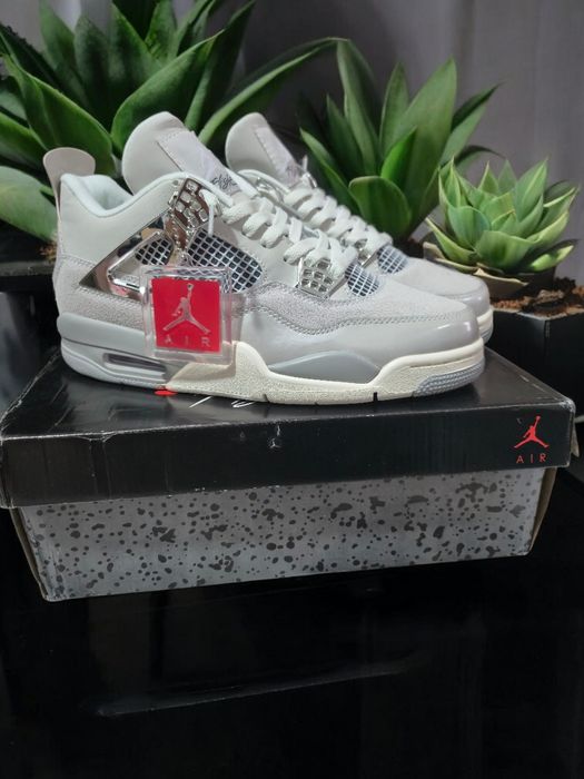 Jordan 4 Frozen Moments