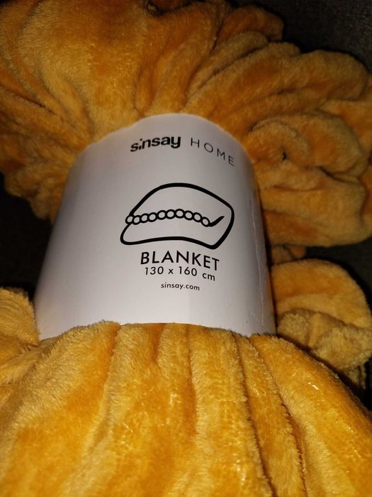 Patura galbena cu ciucurași NOUA