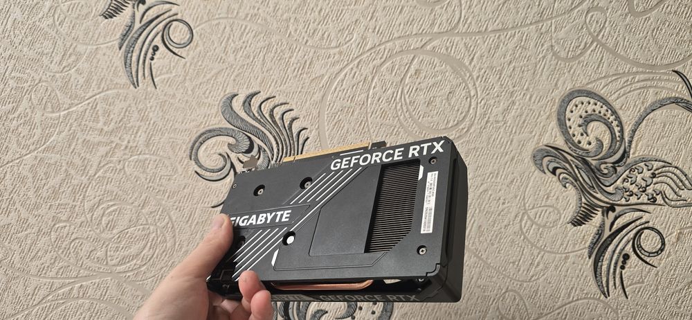 Как новый Rtx 5050 Gigabyte