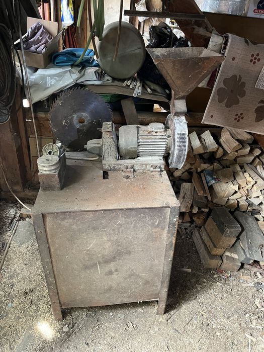 Moara cereale , circular lemne , polizor mare sau flex.