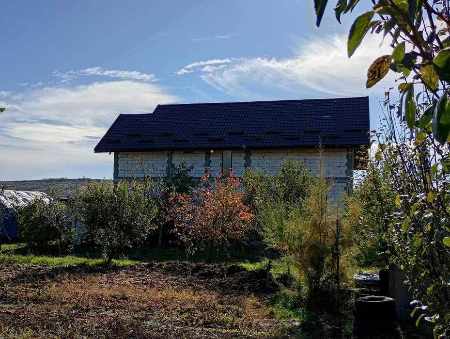 Casa de vanzare pe strada Henci oras Podul iloaiei