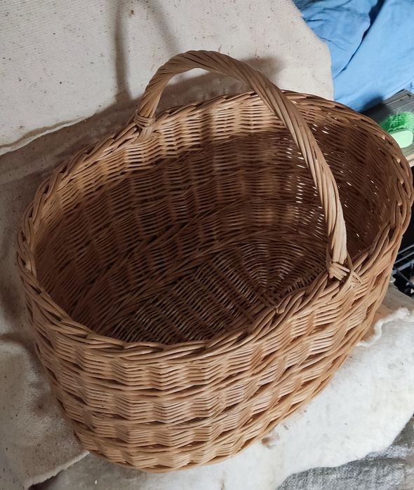 Корзина плетёная из лозы
