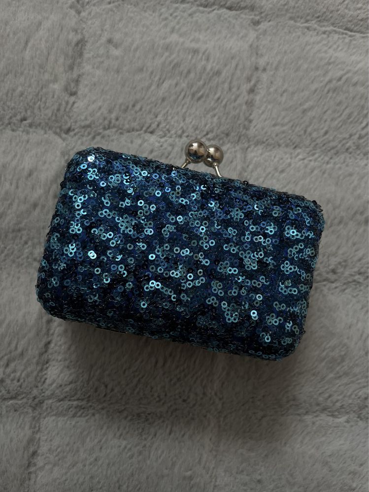 Малка диско чантичка от сини пайети 14х11х6 см
