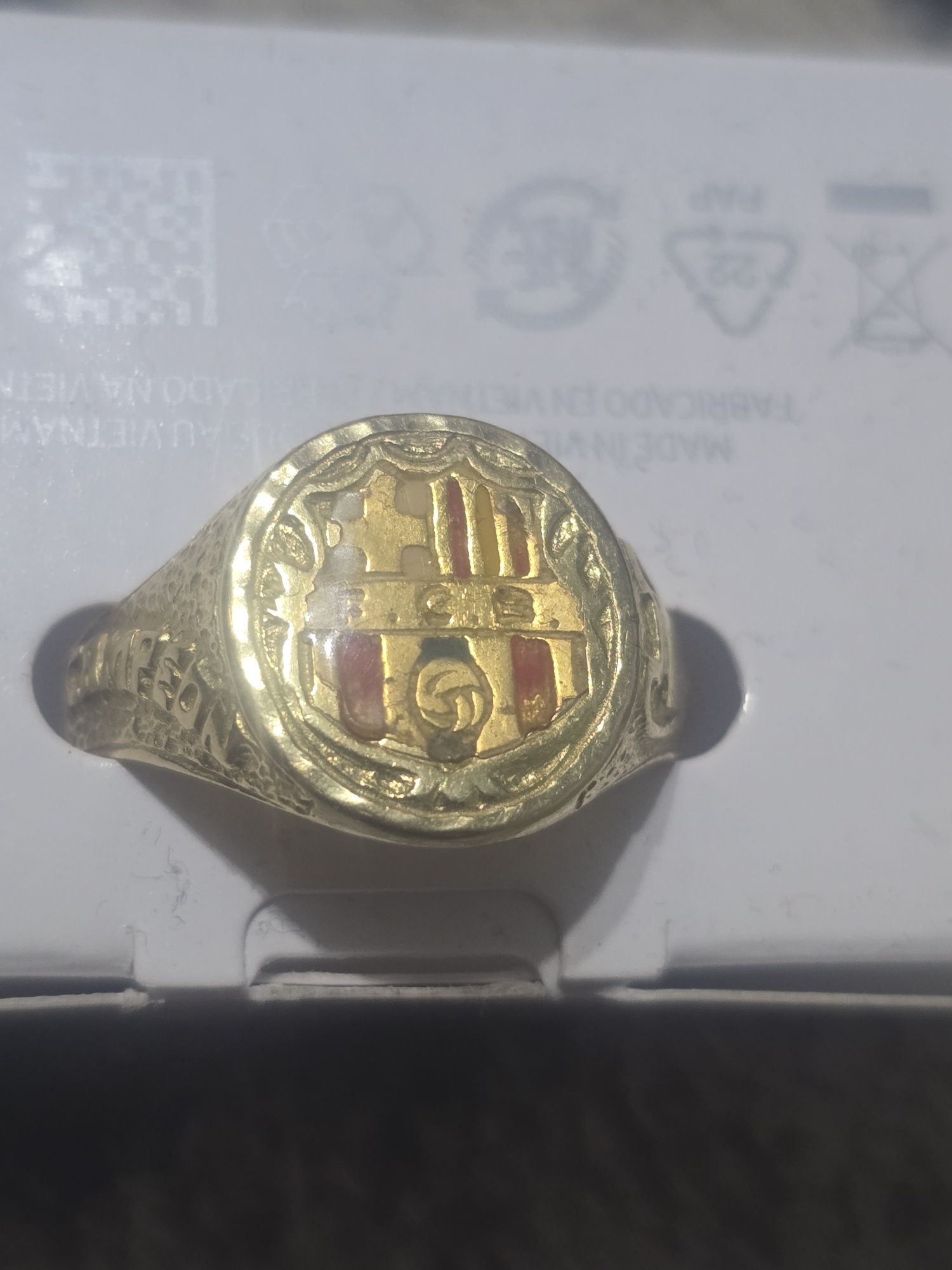Ghiul de aur de 18 karate gravat Barcelona