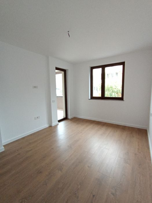 De vânzare apt cu 2 camere,in bloc nou,cu lift