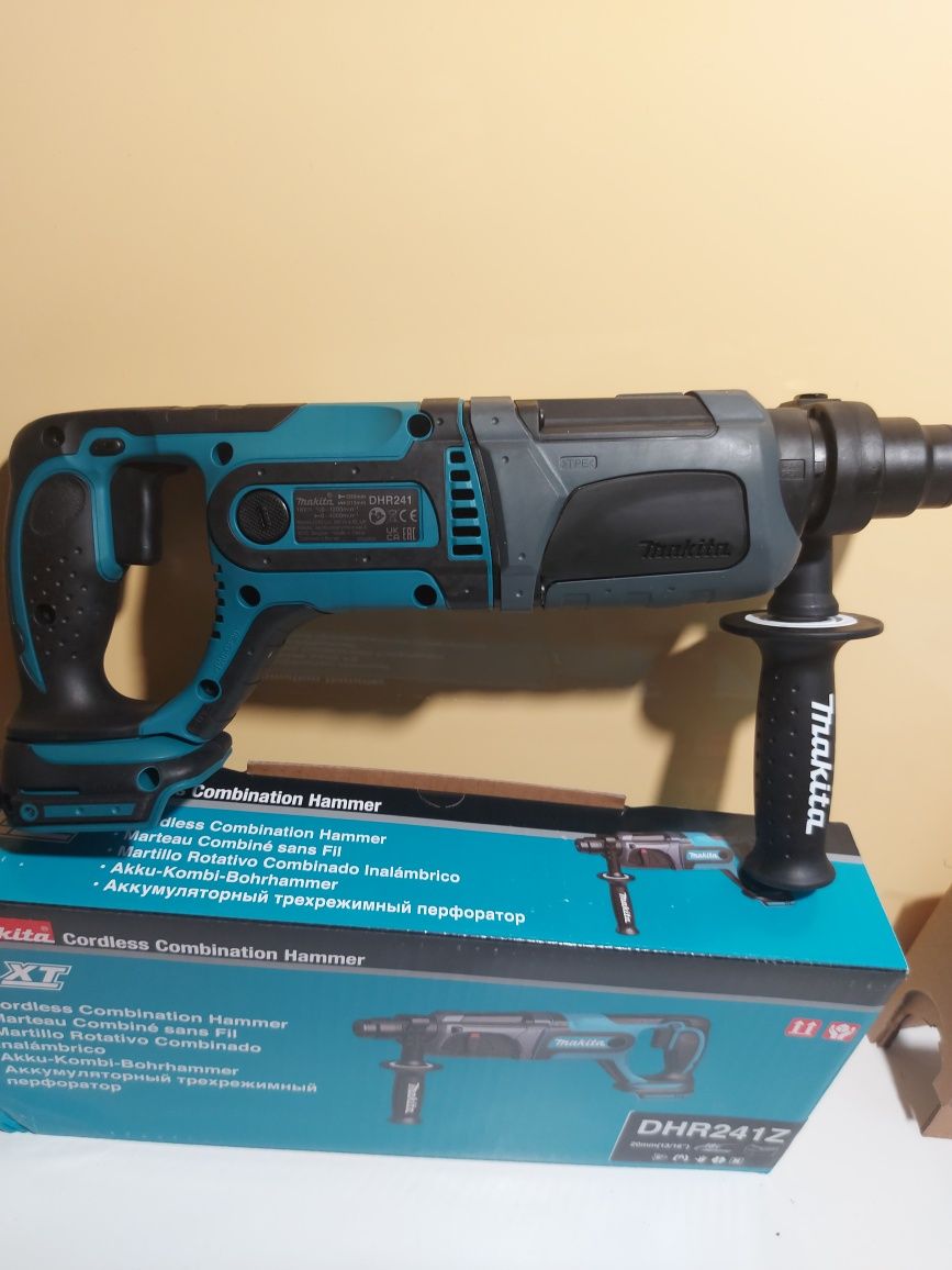 Нов перфоратор Makita DHR241Z  18v