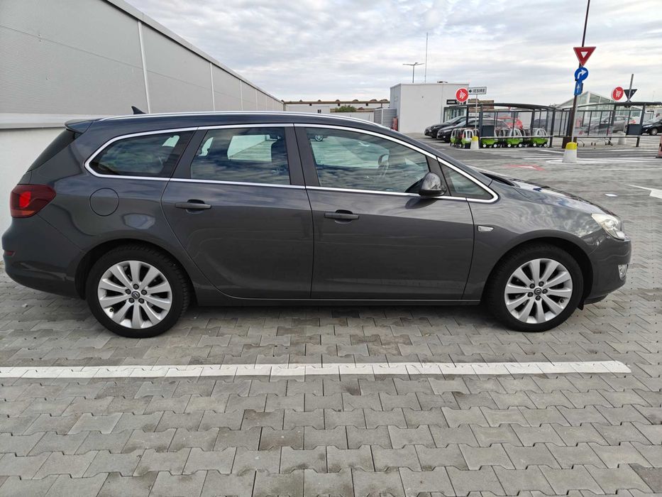 Opel Astra J Sports Tourer import recent Olanda