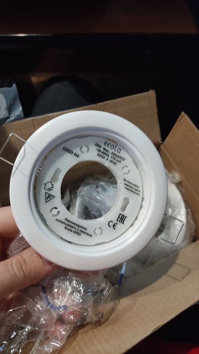 Светильник потолочный встраевымый белый GX53