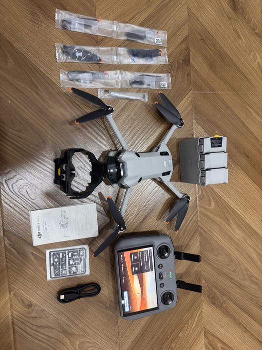 Дрон DJI 4 mini pro combo