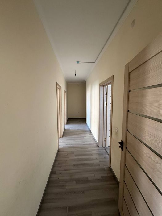 Продаётся 3-х комнатная квартира в массиве Корасув, рядом с 81 школой.