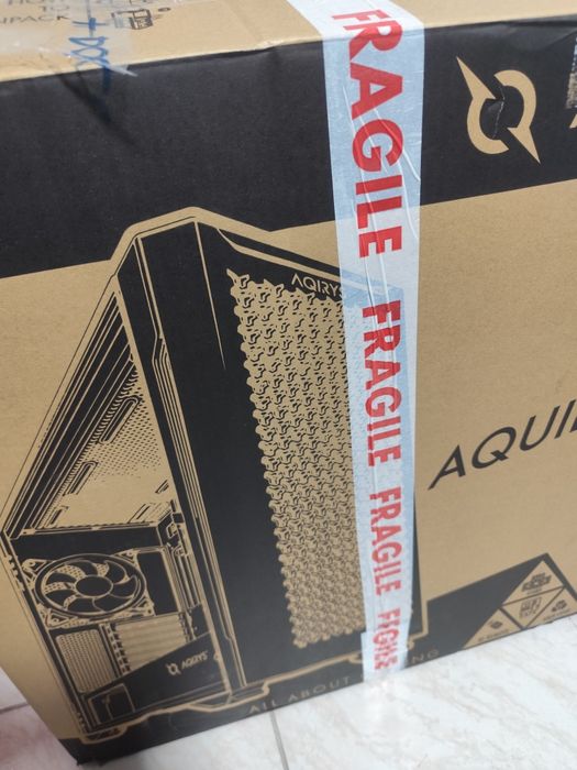 Carcasa aqirys aquila