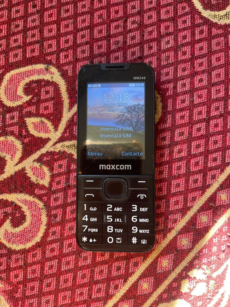 Vind lot telefoane sunt funcționale toate an afara 2 telefoane.necesiv