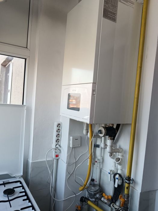 inchiriez ap 2 camere decomandat zona centrala 2000 lei negiciabil