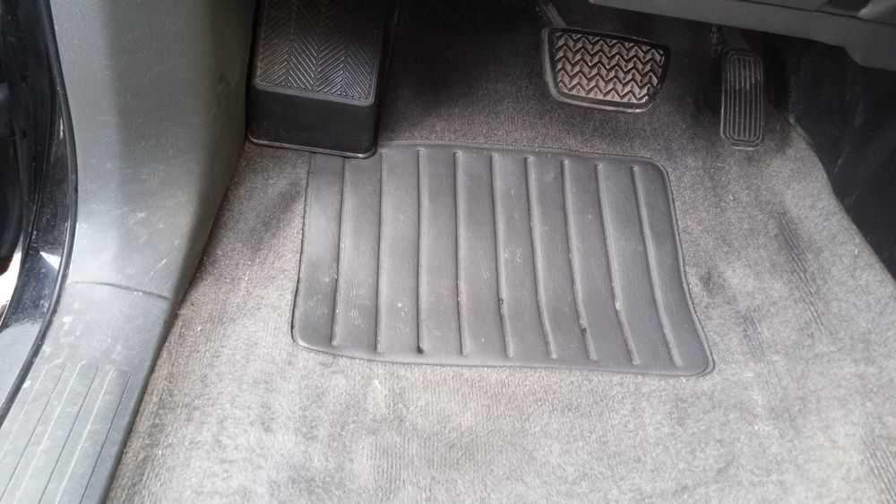 Vând Toyota Land Cruiser diesel, automatic din 2004