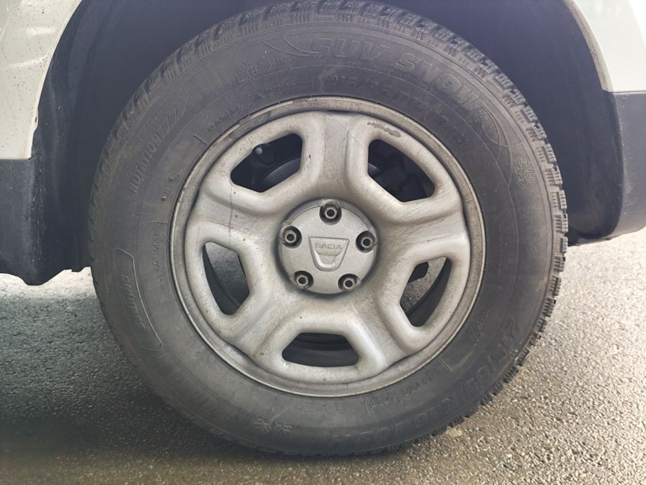 Două anvelope 215 65 r16 185 65 r15
