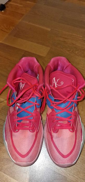 Adidași baschet Nike Kyrie Infinity "Siren Red" - 45.5, stare f buna!